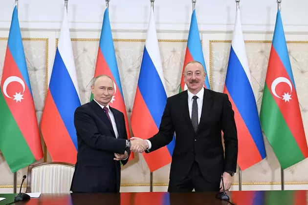 Владимир Путин поздравил Ильхама Алиева с Днем независимости Азербайджанской Республики