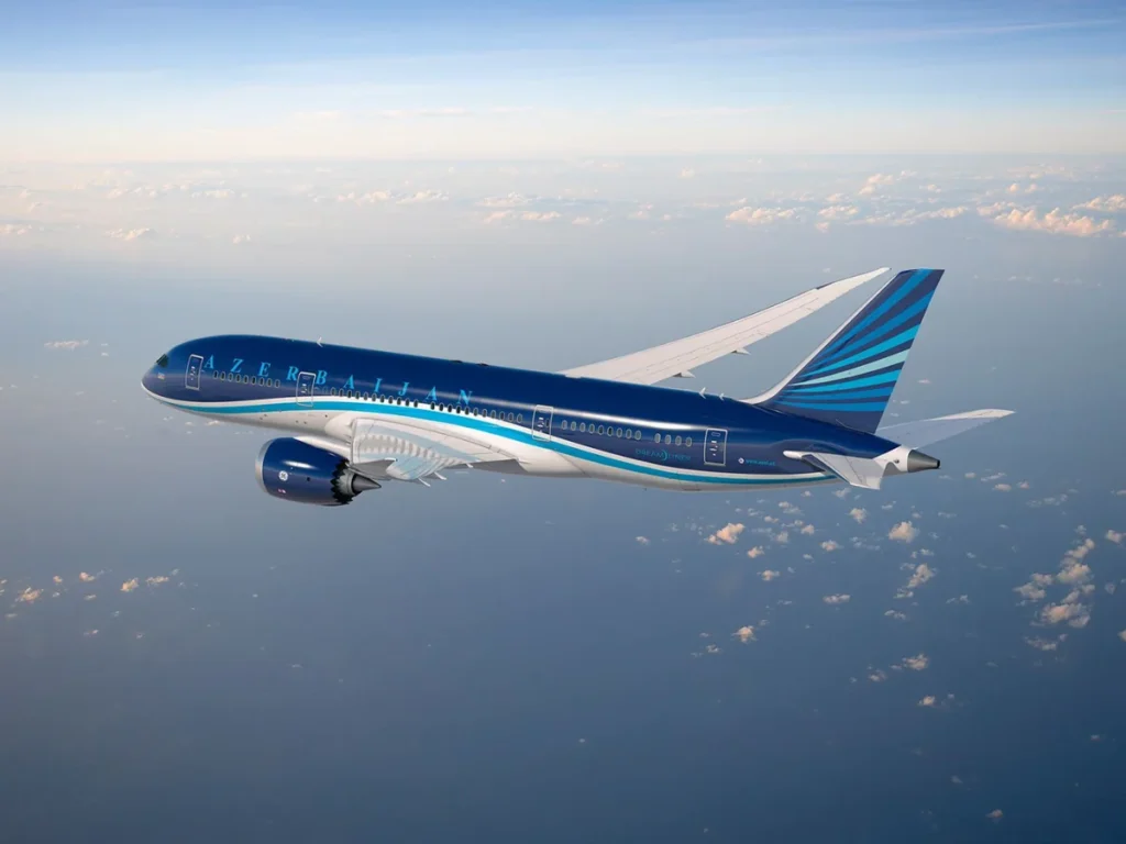 AZAL возобновил рейсы между Гянджой и Санкт-Петербургом